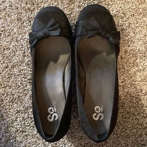 EUC size 9 women’s SO black heels